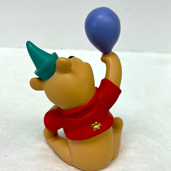 Vintage hand painted porcelain HappyBirthday Disney Winnie The Pooh figurine - Picture 3 of 8